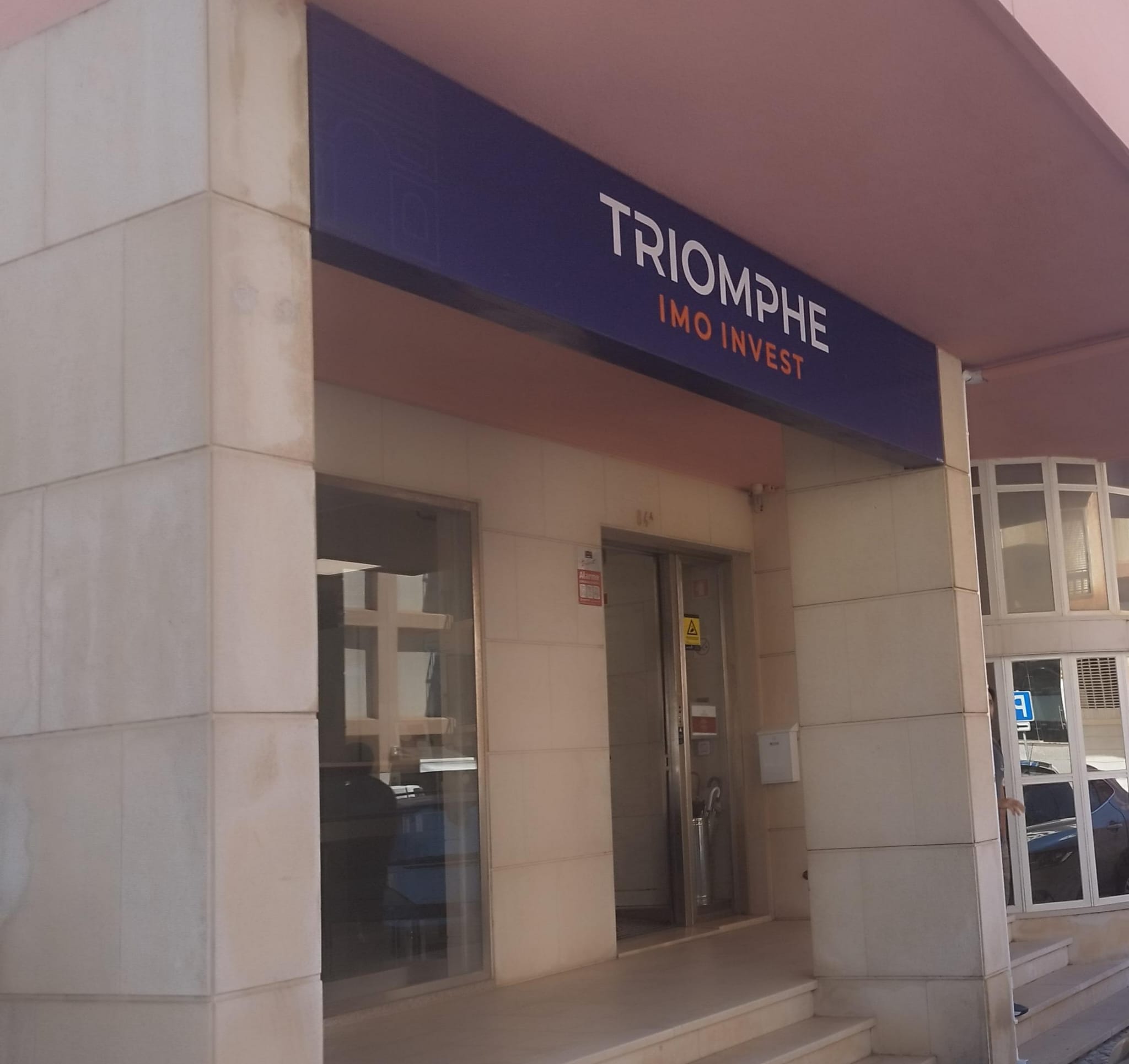 Parede Agency Exterior