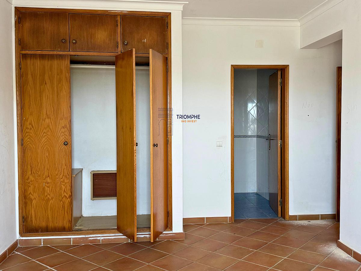 tlogo_O - chambre 18453