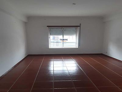 2-Bedroom Apartment in Leiria 
