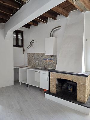 Two-storey semi-detached house in Torres Novas